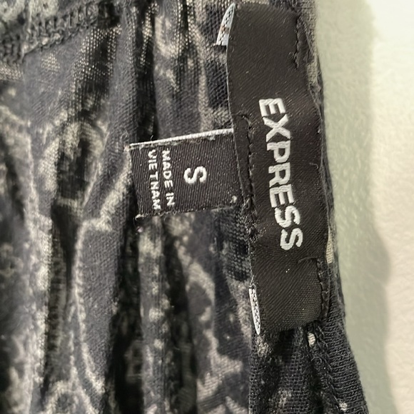 Express Black Pattern Cami - Picture 4 of 5